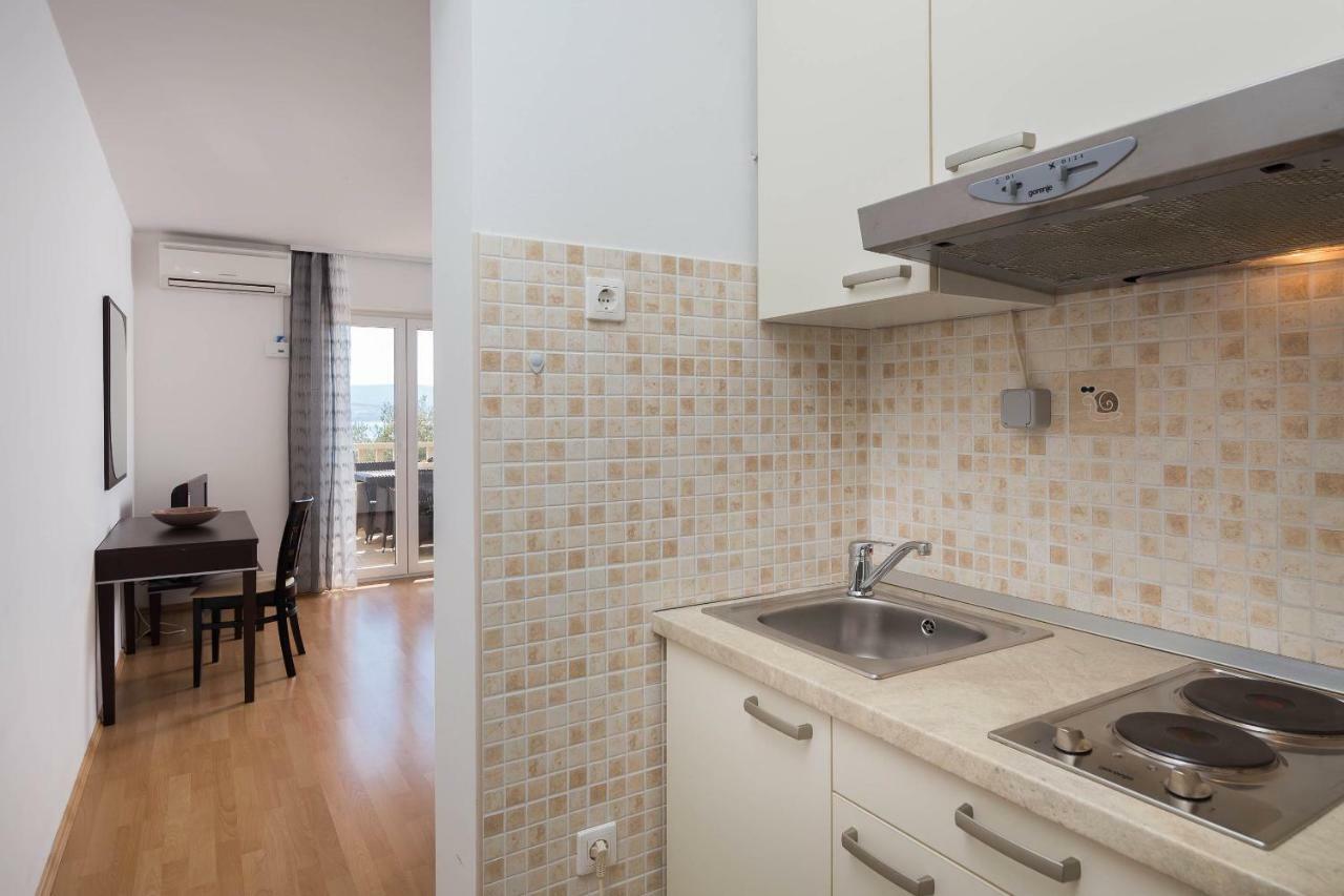 Beachfront Apartments Lara オミシュ 部屋 写真