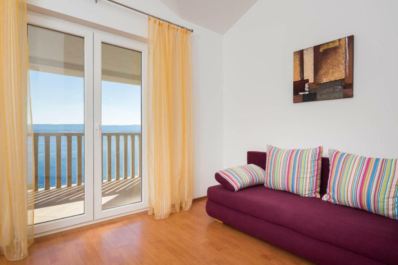 Beachfront Apartments Lara オミシュ 部屋 写真
